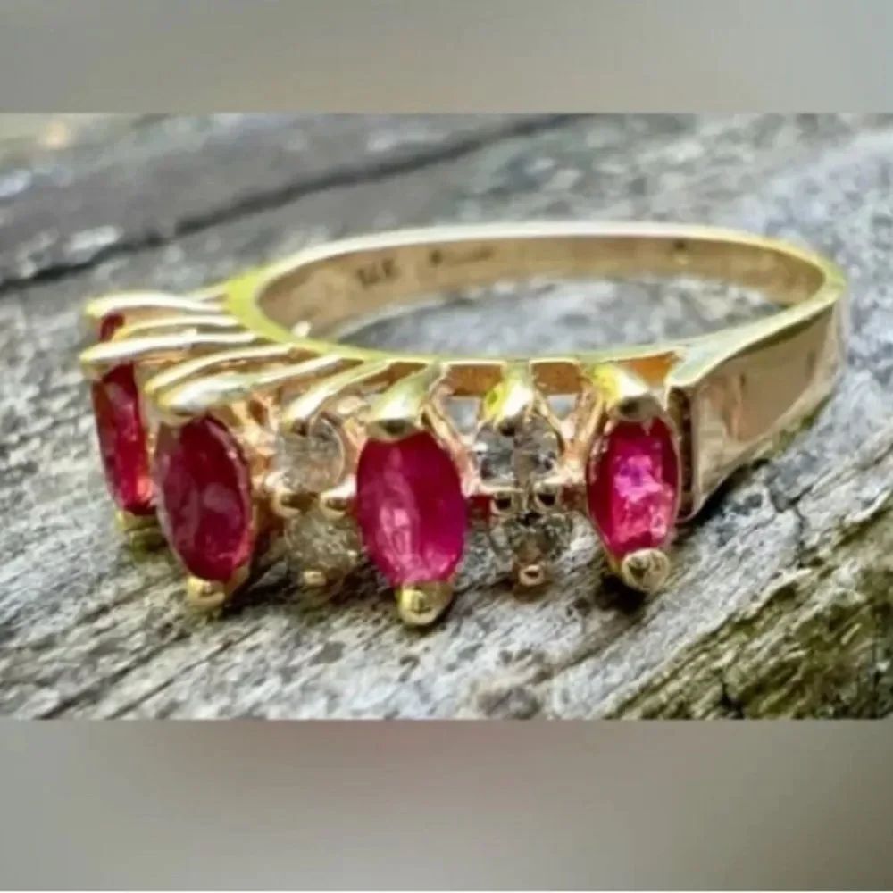 Sz 6 *Ruby*Diamond* 14K Yellow Gold Ring!